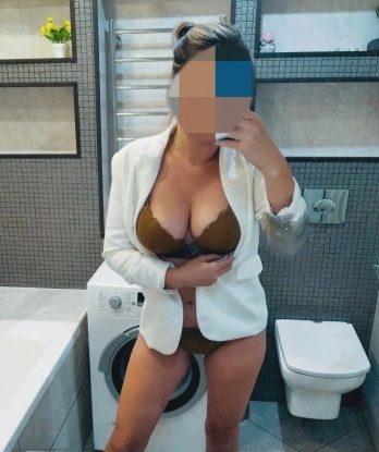 ❤️ Здесь, в Москве, я смогу стать твоей музой, приятной и развратной одновременно. Мои услуги включают классический и эротический массаж, французский мастерство и многое другое 💋 У меня есть отличные отзывы от довольных клиентов, которые говорят о моем профессионализме и невероятном опыте. Ты останешься в восхищении от моих фото, которые говорят о моей красоте и изумительной фигуре. Жду встречи с тобой, чтобы порадовать и принести в твою жизнь незабываемые моменты. До скорой встречи! 💫 Екатерина